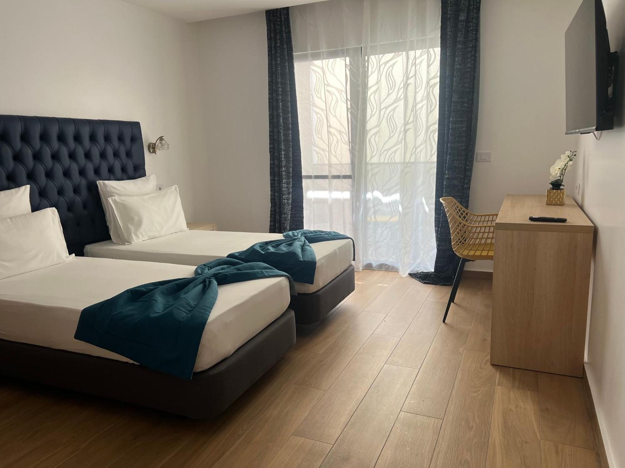 Hotel Blue Sky Тарафал Екстериор снимка