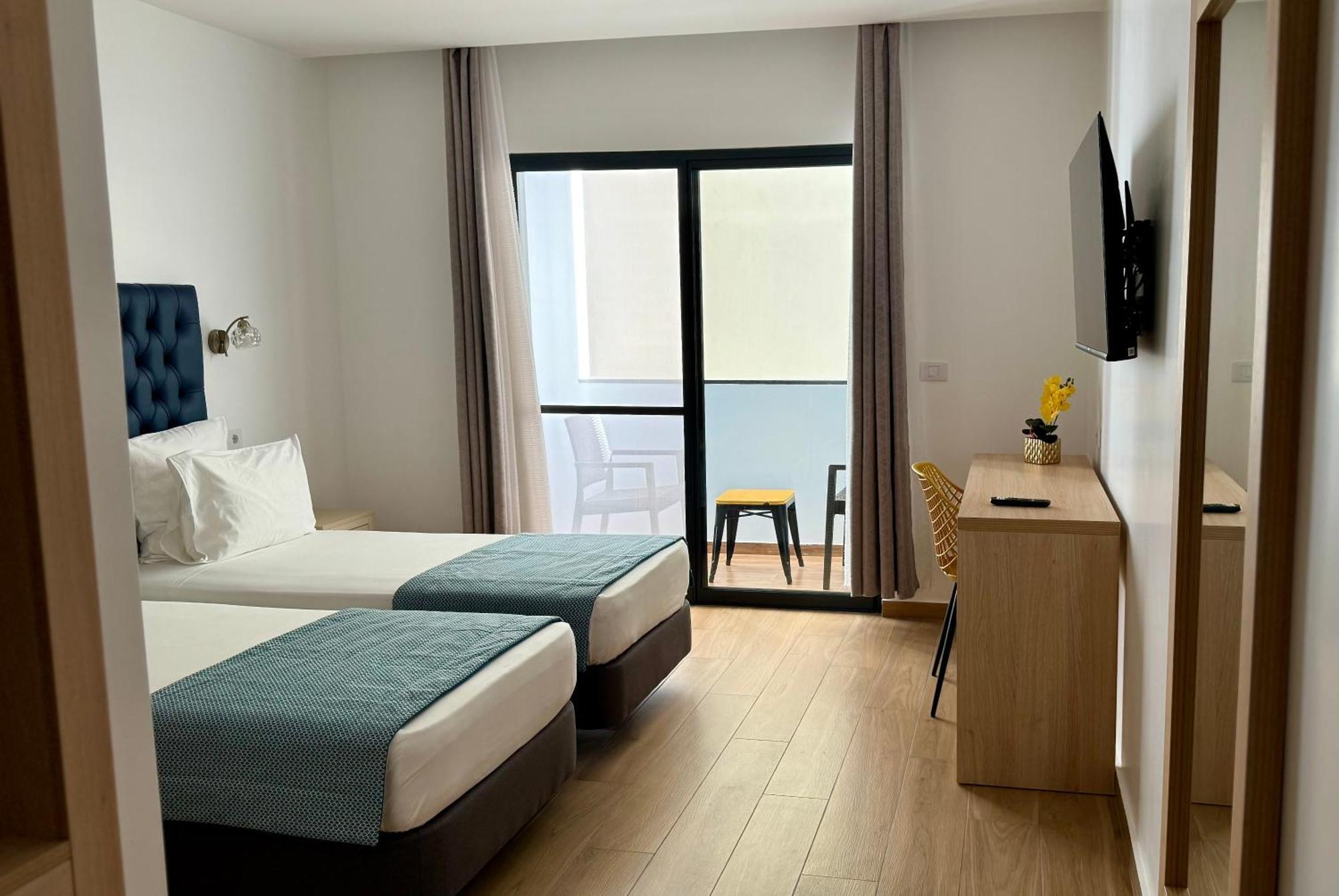 Hotel Blue Sky Тарафал Екстериор снимка